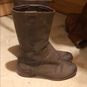 Ugg Annisa boot. Size 8.5